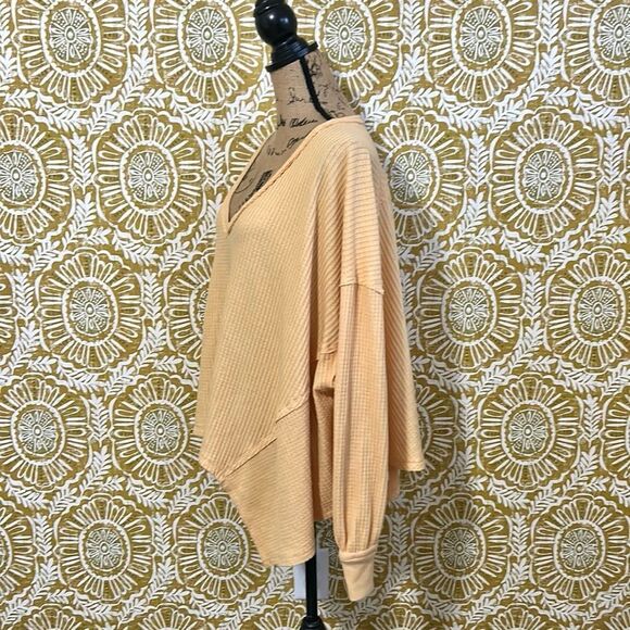 Free People Coraline Waffle Knit V-Neck Thermal Top in Varsity Gold/Yellow Sz M - Picture 7 of 12
